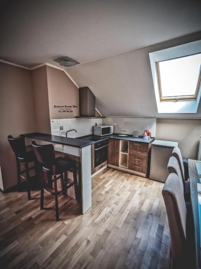 Restaurant Pansion Wien Cierny Brod Luaran gambar