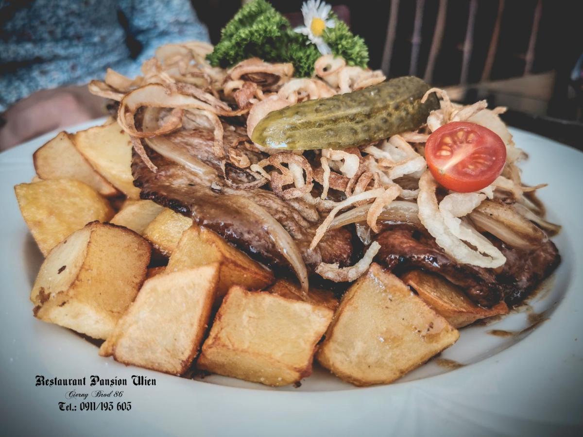 Restaurant Pansion Wien Cierny Brod Luaran gambar