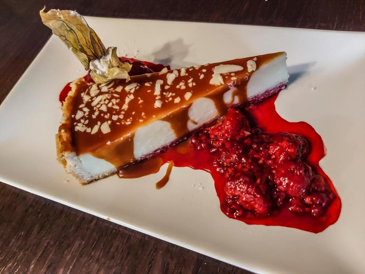 Restaurant Pansion Wien Cierny Brod Luaran gambar