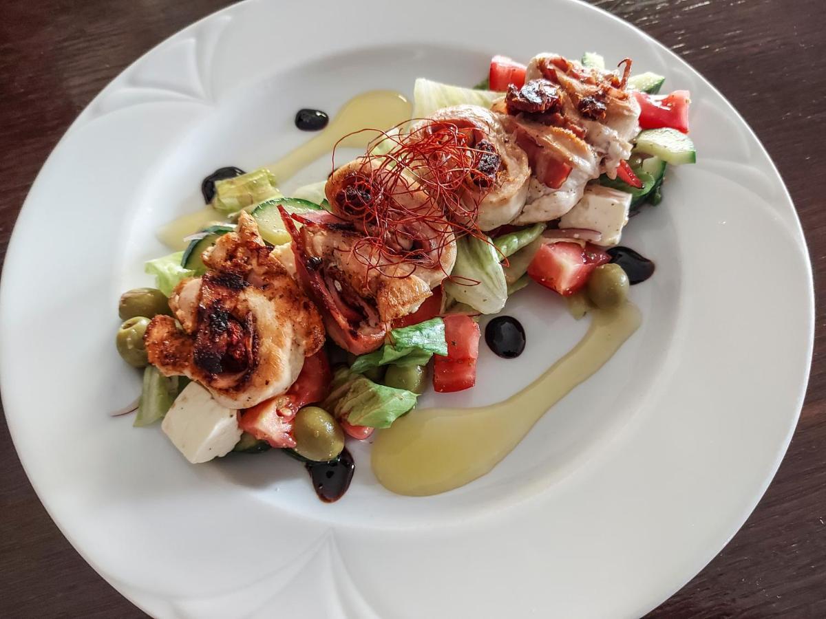 Restaurant Pansion Wien Cierny Brod Luaran gambar