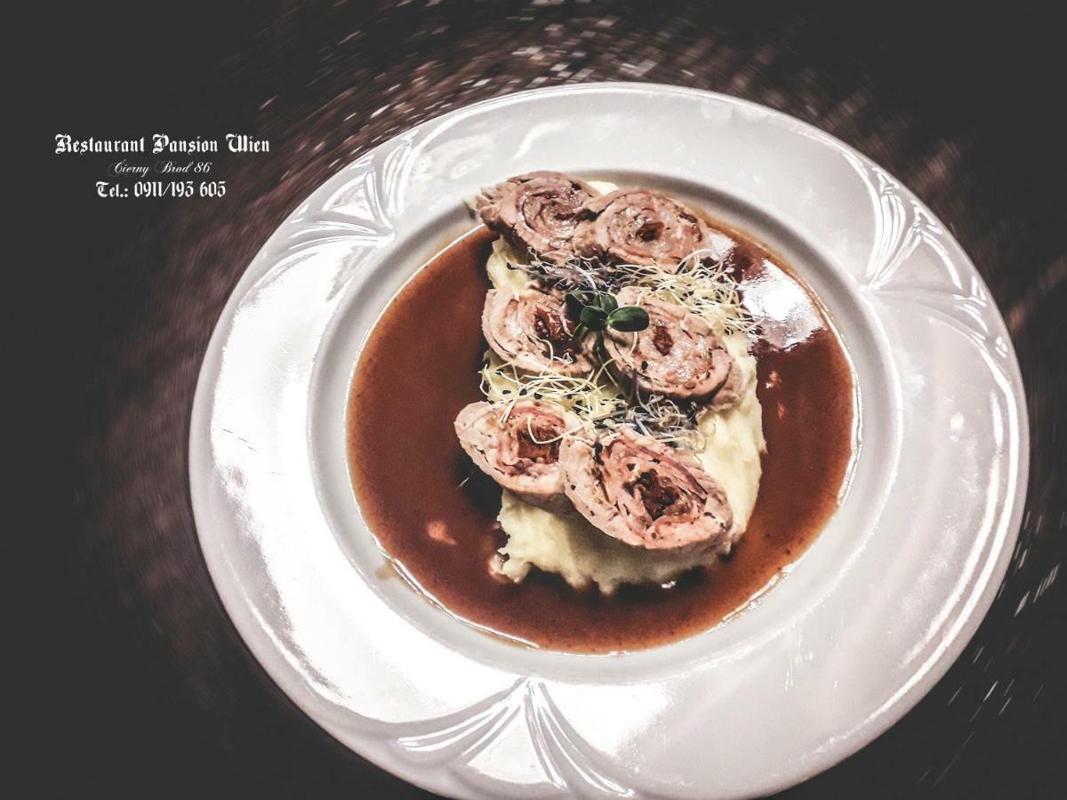 Restaurant Pansion Wien Cierny Brod Luaran gambar