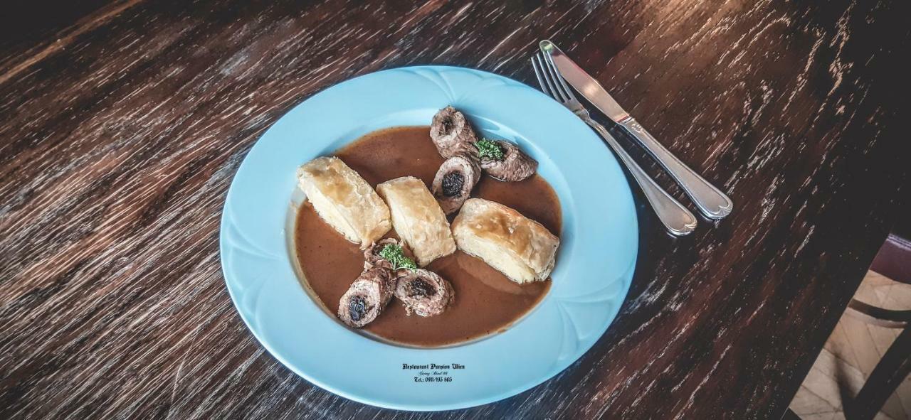 Restaurant Pansion Wien Cierny Brod Luaran gambar